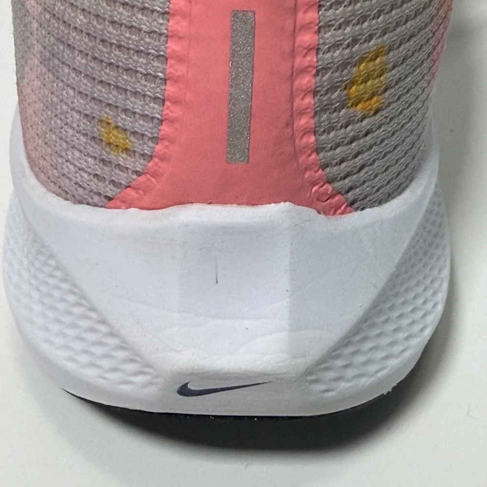 Nike Air Zoom Pegasus 40 Pink Floral Polka Dot Running Shoes Gorpcore Size 11